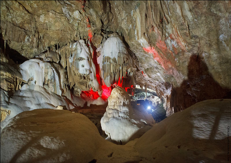Абхазская пещера