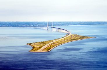 Мосты, границы и паромы перекрыли в Дании