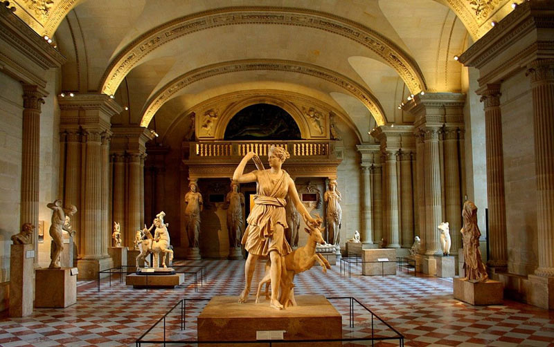 Скульптура в музее Лувр