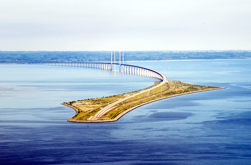 Мосты, границы и паромы перекрыли в Дании